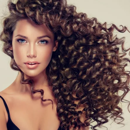 للبنات.. طرق تصفيف الشعر الكيرلي