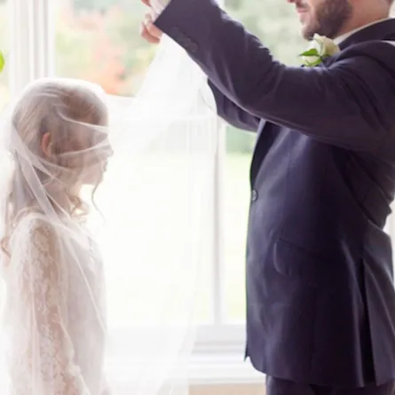 "العدل" تضع شرطاً لعقد نكاح "القاصرين"