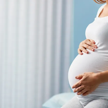 ما هي أعراض الحمل في الشهر الثامن من الحمل؟