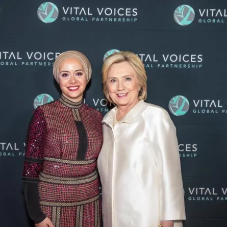 ربى محيسن تنال جائزة حقوق الإنسان من منظمة فايتل فويسز