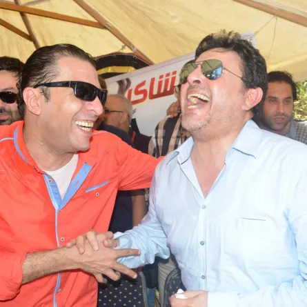 الفنان مصطفى كامل يرفض الاعتراف بالهزيمة أمام هاني شاكر 