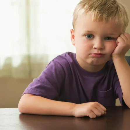 خطوات لعلاج عناد الطفل 