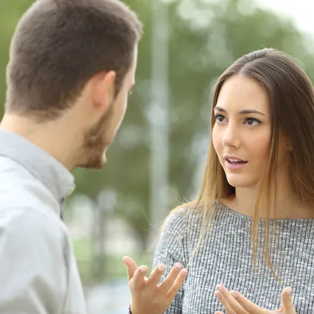 8 أسباب تجعل النساء يتحدثن أكثر من الرجال