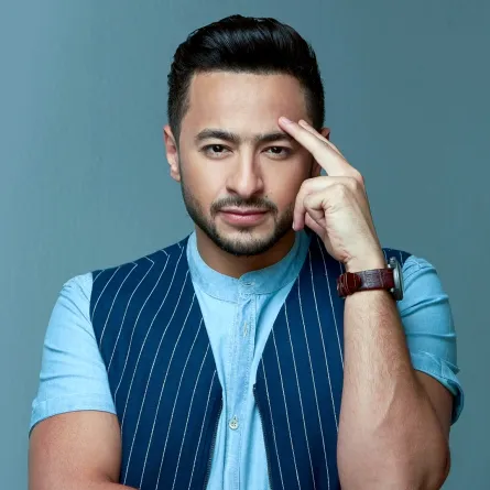 حماده هلال يقدم حفله الغنائي الأول في السعودية