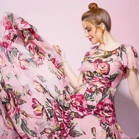 موديلات فساتين مطبعة من وحي النجمات