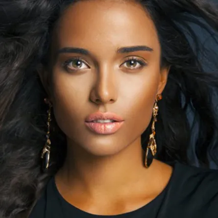 أصول تطبيق المكياج اليومي الناعم للسمراء