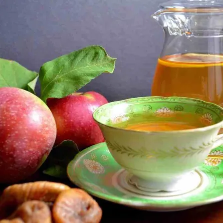 فوائد التفاح والشاي الخفية في مكافحة السرطان وامراض القلب