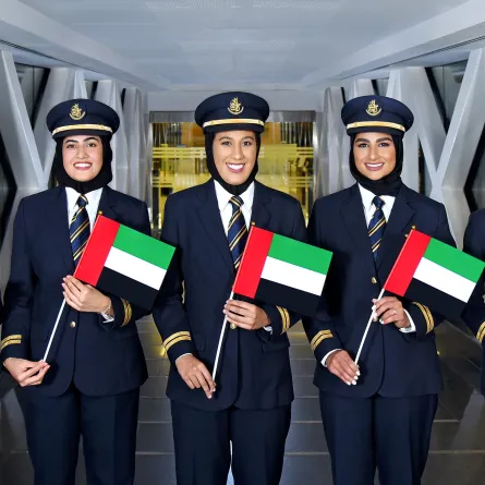 بمناسبة يوم المرأة الإماراتية.. مواطنات يقدن الطائرات إلى 5 قارات