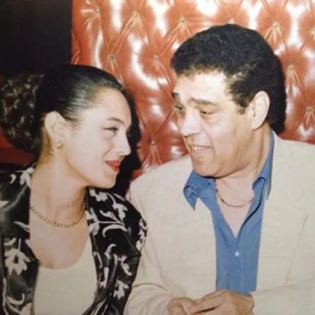 ابنة سامي العدل تتعرض لموقف محرج على خشبة المسرح 