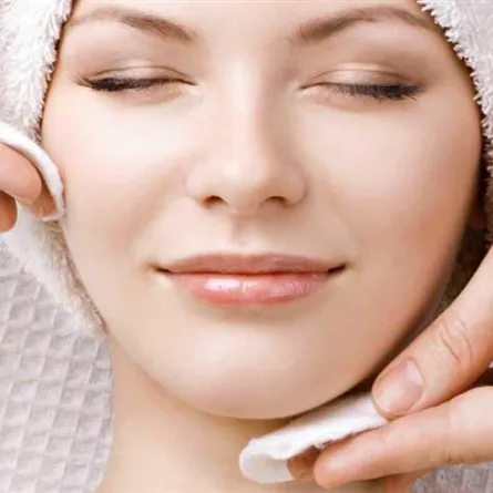 مسام البشرة الواسعة...هكذا تتخلصين منها!