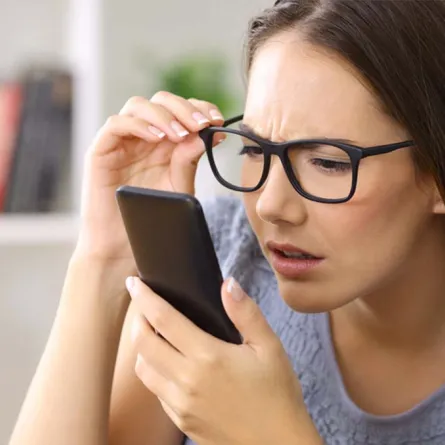 لهذه الأسباب المراهقون هم الأكثر عرضة لضعف البصر