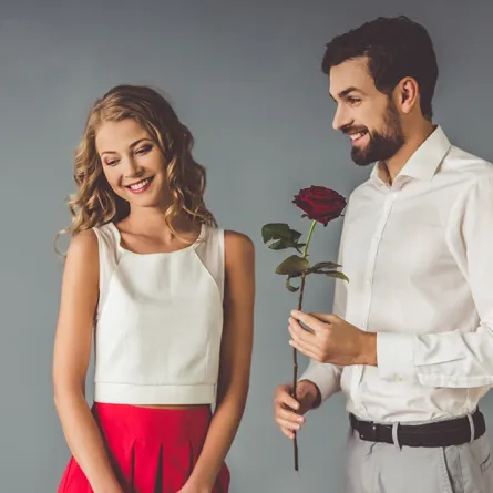 ماذا تفعل الفتاة إن أحبت شاباً؟!