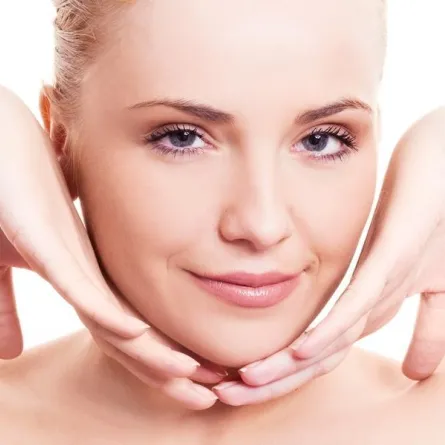 تخلصي من البقع الداكنة بـ 4 خلطات