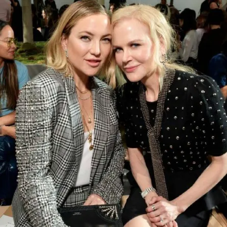 أجمل أزياء النجمات في عرض دار مايكل كورس