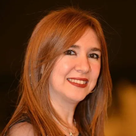 صور:إصابة الفنانة دينا عبد الله بحادث سير مروع ونقل والديها إلى العناية المركزة