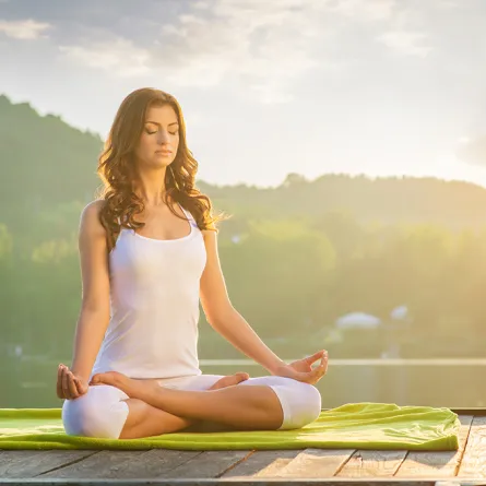 اليوجا رياضة النجمات العربيَّات 