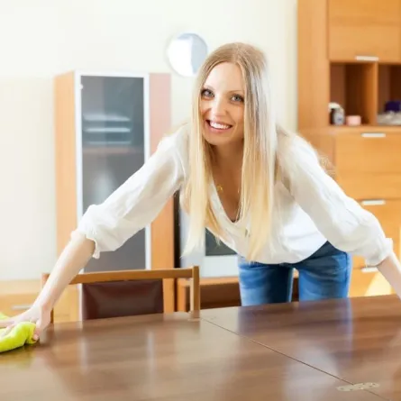 تلميع الخشب في المنزل