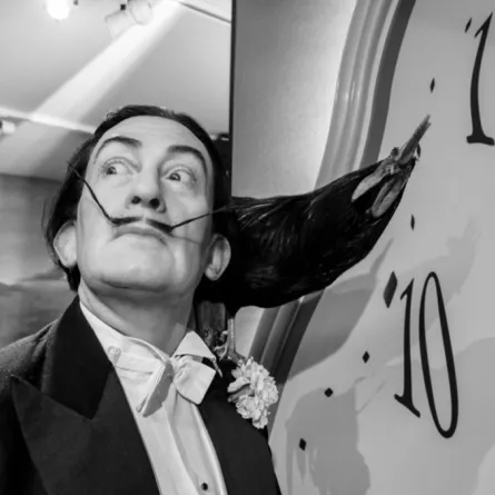 معرض «دالي، تاريخ الرسم» إحياءً لذكرى سلفادور دالي