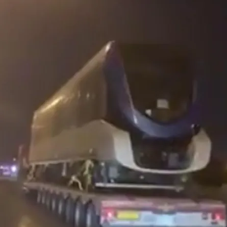مواطن يوثق وصول عربات مترو الرياض