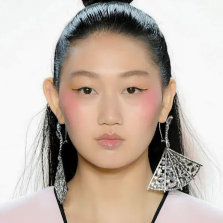 مكياج ربيع 2020... ألوان تحاكي الطبيعة