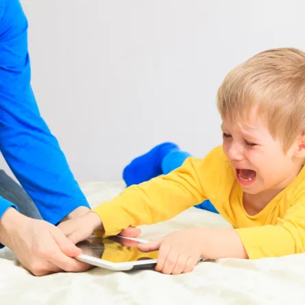 ما هي مخاطر الصراخ في وجه الطفل لإخافته؟