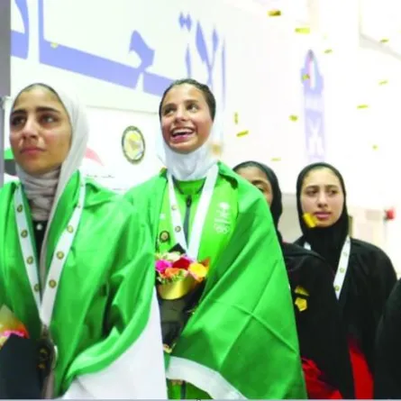 أول ميدالية ذهبية سعودية للمبارزة في دورة رياضة المرأة السادسة