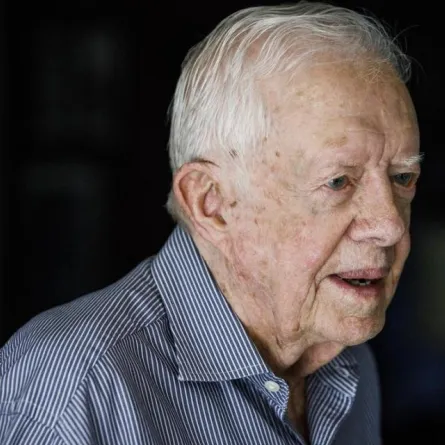 نقل الرئيس الأمريكي السابق جيمي كارتر إلى المستشفى