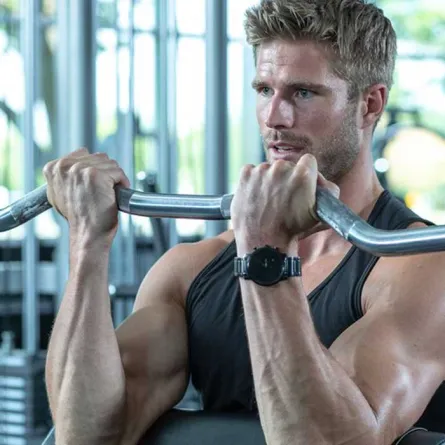 اعتقادات خاطئة.. هذه أهمية الخضراوات لبناء العضلات