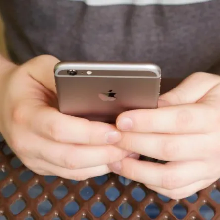 تحذير رسمي من آبل لأصحاب آيفون وآيباد