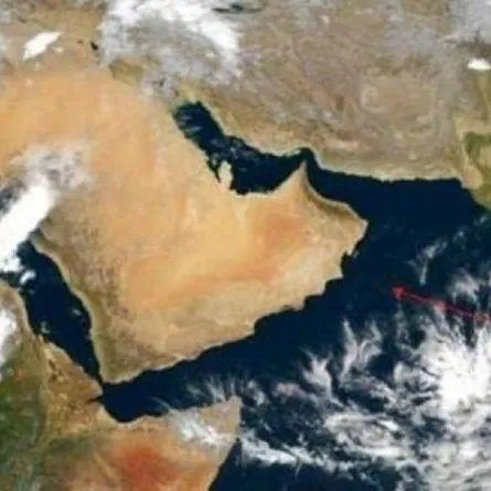 الإعصار كيار  في بحر العرب يتطور إلى الدرجة الرابعة