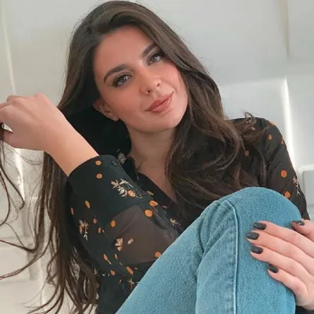 إطلالات شبابية من وحي بيرلا حلو