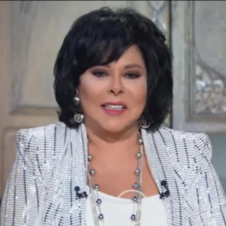 إسعاد يونس تفاجىء جمهورها: أجهز ألبومًا غنائيًّا.. مين جاهز يسمعني؟