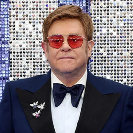 إلتون جون يؤجل حفله بسبب مرضه: أكره أن أخذل جمهور"