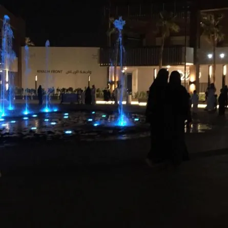 واجهة الرياض تلاقي إقبالًا واسعًا خلال موسم الرياض