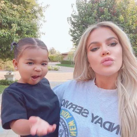 كلوي كارداشيان: لا أحتاج إلى رجل وأحب حياتي مع ابنتي ترو