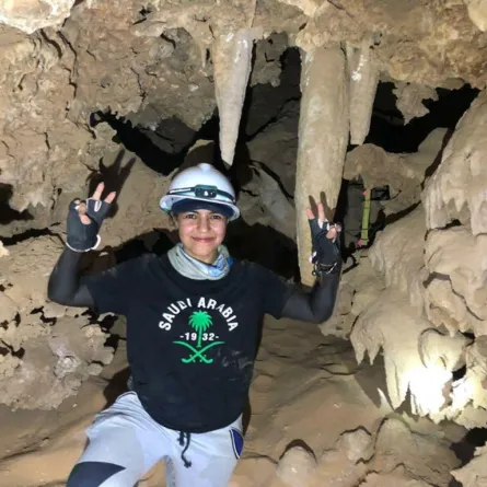 سعوديات يعشن تجربة النوم داخل الكهوف