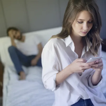 حيل تكسر الروتين وتقوي العلاقة الزوجية