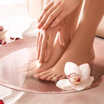 زيت جوز الهند لمشاكل تشقق القدمين