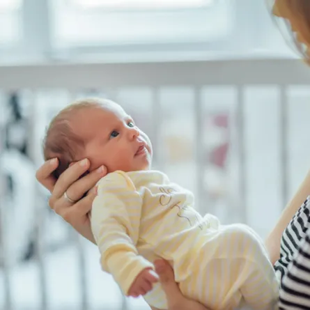 أسباب عدم شبع الرضيع من حليب الأم