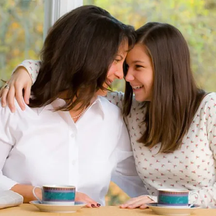 كيفية التعامل مع المراهقة العنيدة؟