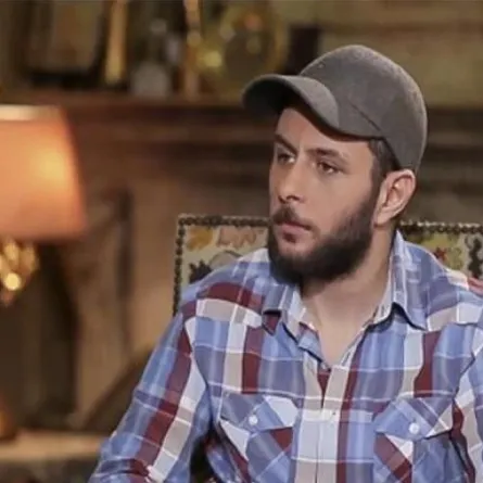 عمر الفيشاوي يكشف كواليس محاولات الصلح بين والديه فاروق الفيشاوي وسمية الألفي