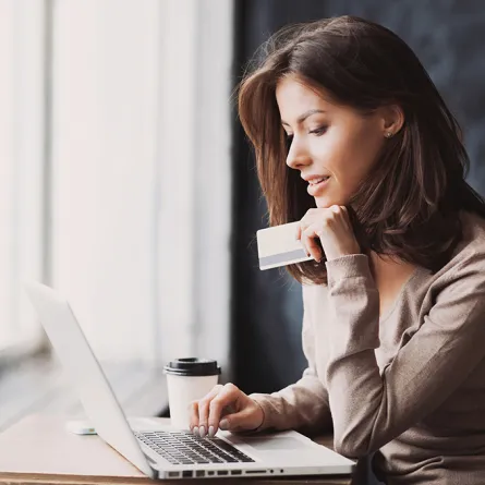 دراسة تكشف: إدمان التسوق الإلكتروني مرض عقلي