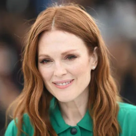 جوليان مور قلقة من تعرضها لمتلازمة "العش الفارغ" عند ذهاب ابنتها للجامعة