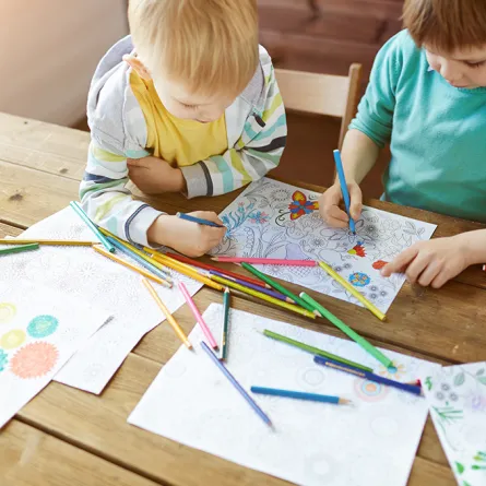 تعليم الأطفال الألوان