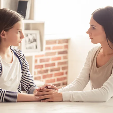 مشاكل البنات في سن المراهقة والحلول المناسبة لها