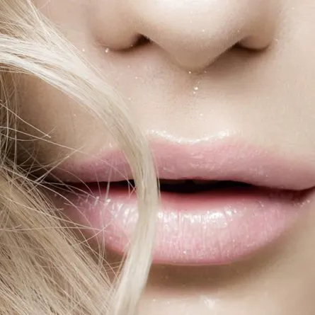 أساليب العناية بالشفاه المشققة في الشتاء