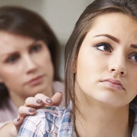 لا أفهم ابنتي المراهقة وابني المراهق