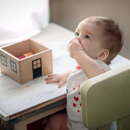 احذري من ابتلاع طفلك للقطع الصغيرة