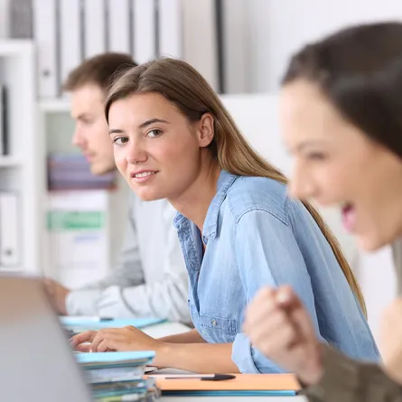 الغيرة بين الزملاء في العمل