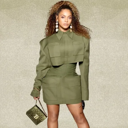 إطلالات بيونسيه باللون الزيتي موضة شتاء 2020